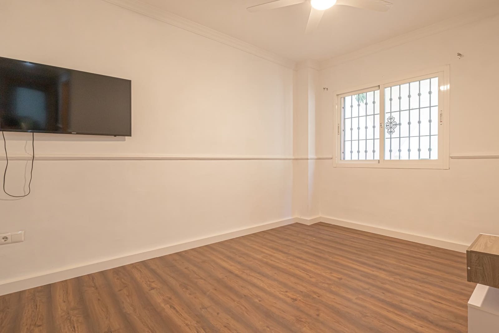 6 sovrum Villa till salu i Guadalmina med pool garage - 1 595 000 € (Ref: 6945839)