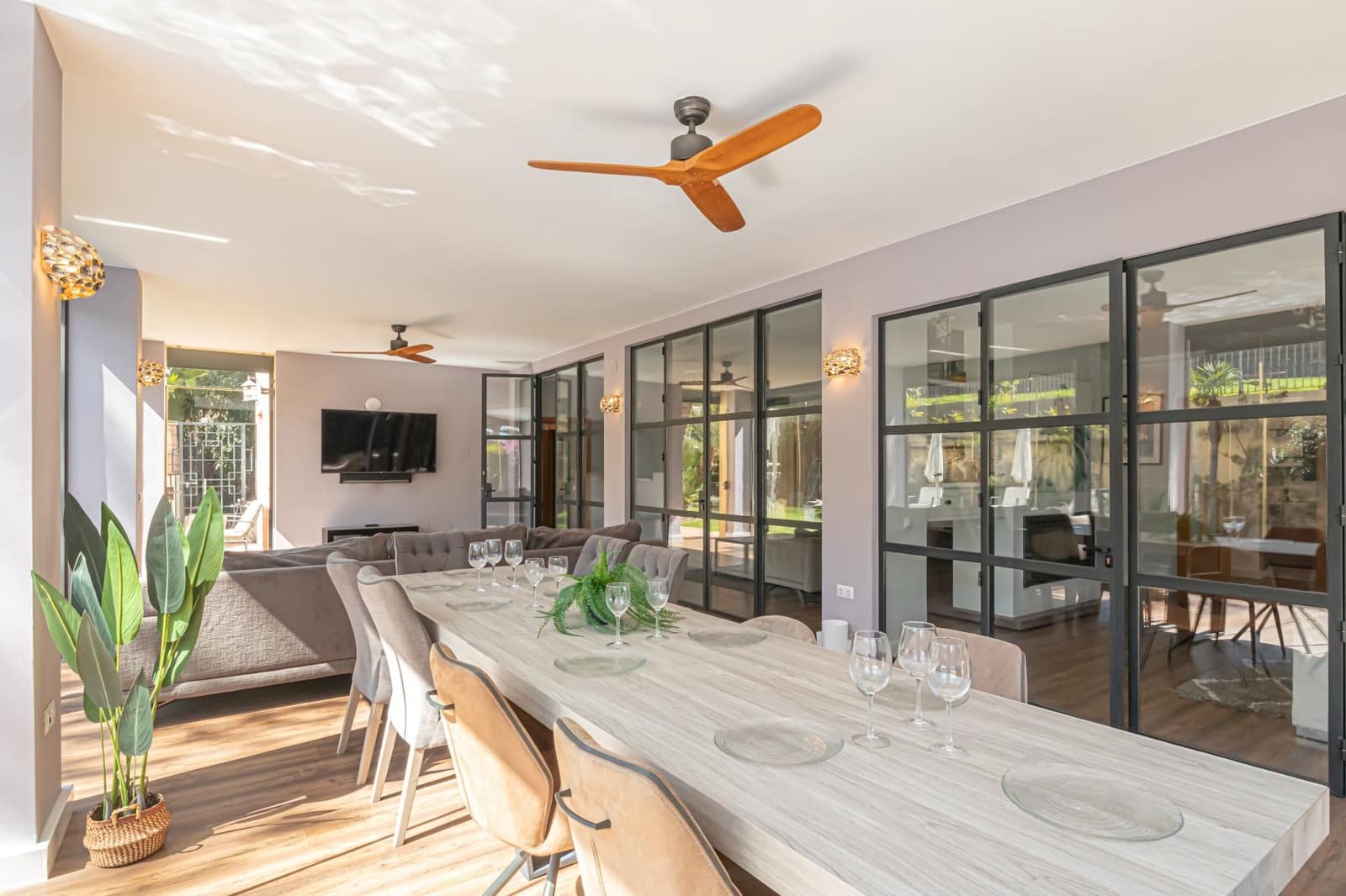 6 sovrum Villa till salu i Guadalmina med pool garage - 1 595 000 € (Ref: 6945839)