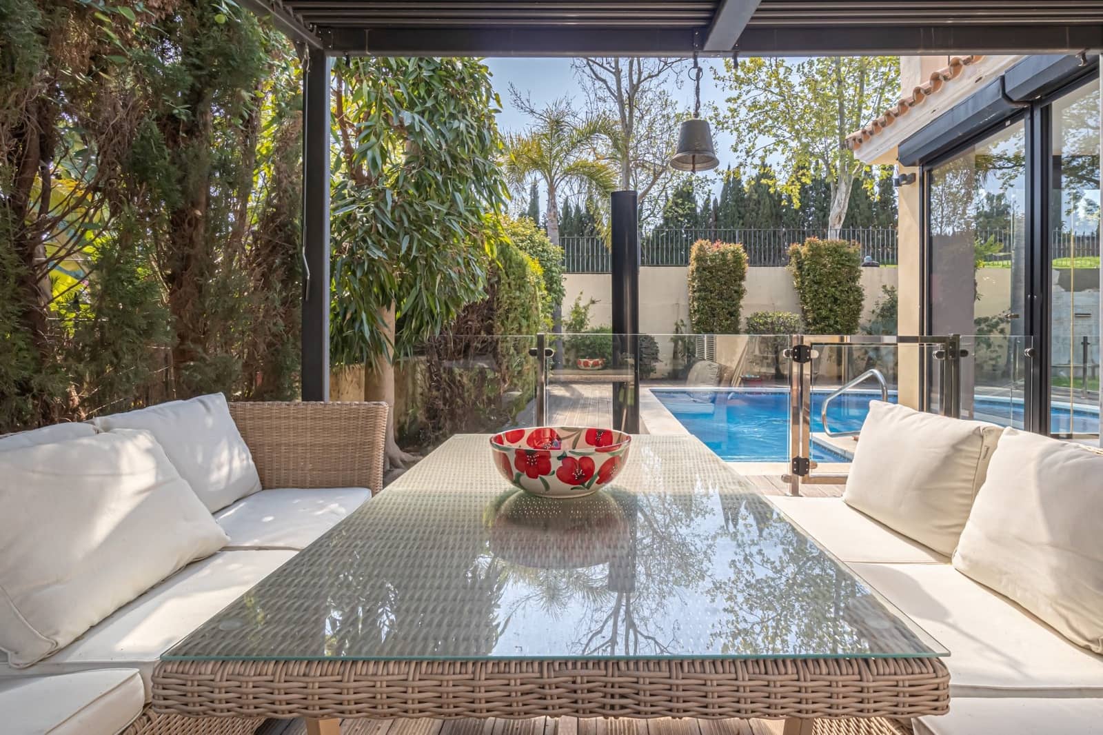 6 sovrum Villa till salu i Guadalmina med pool garage - 1 595 000 € (Ref: 6945839)