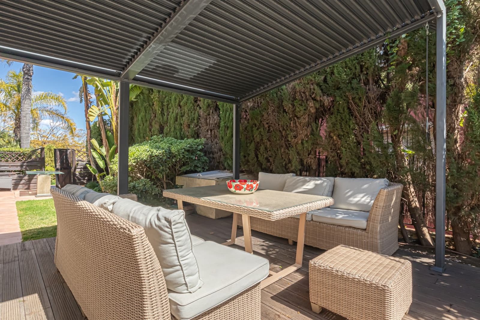 6 sovrum Villa till salu i Guadalmina med pool garage - 1 595 000 € (Ref: 6945839)