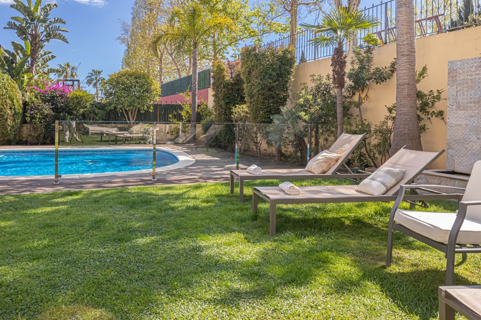 6 sovrum Villa till salu i Guadalmina med pool garage - 1 595 000 € (Ref: 6945839)