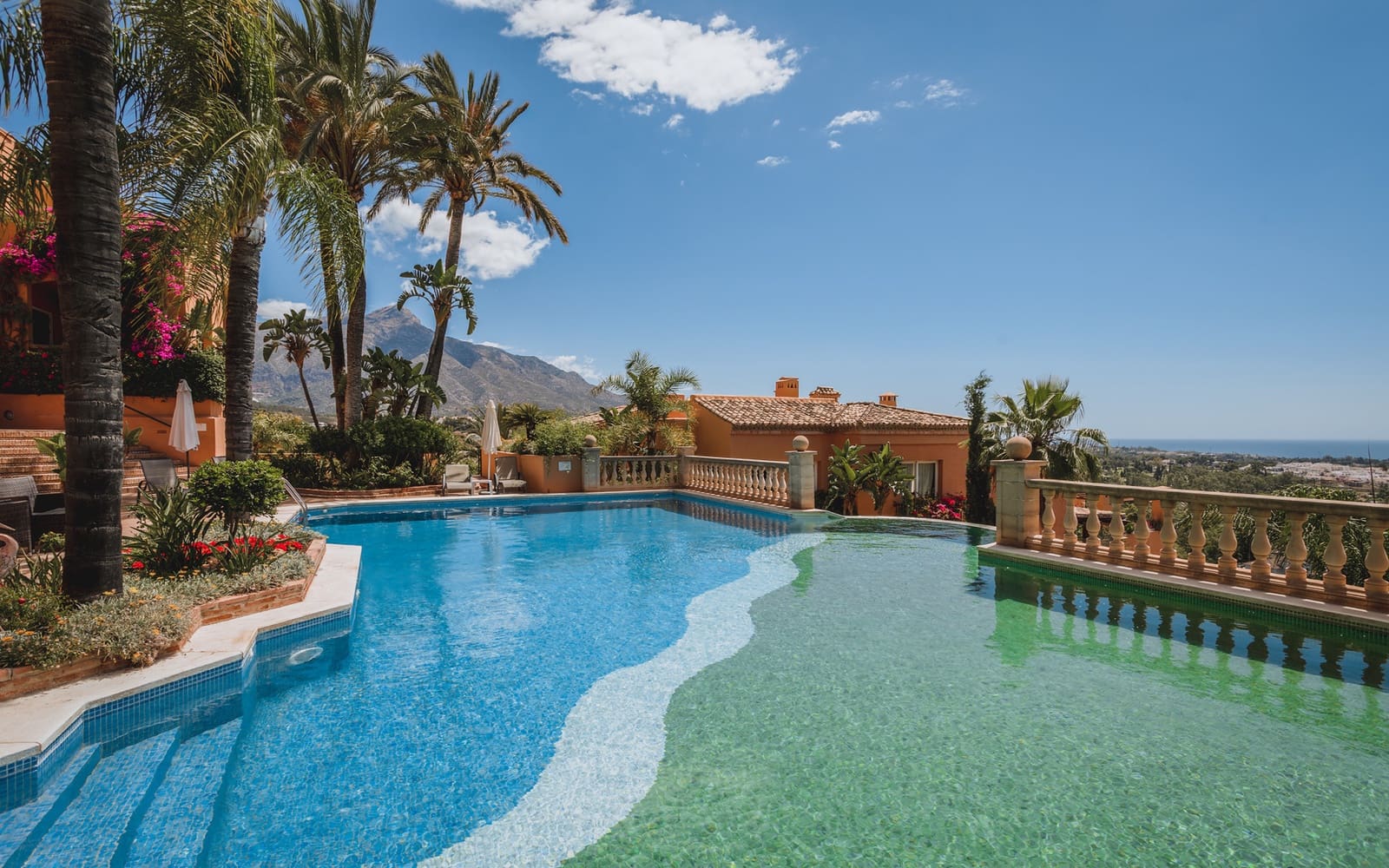 Ático de 3 habitaciones en Marbella en venta con piscina garaje - 2.200.000 € (Ref: 6964599)