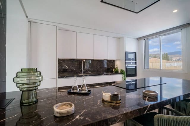 5 quarto Moradia para venda em Marbella com piscina garagem - 2 575 000 € (Ref: 6965294)