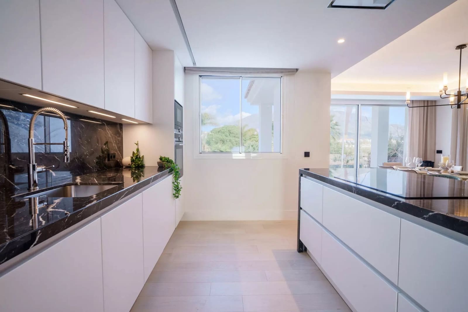 5 quarto Moradia para venda em Marbella com piscina garagem - 2 575 000 € (Ref: 6965294)