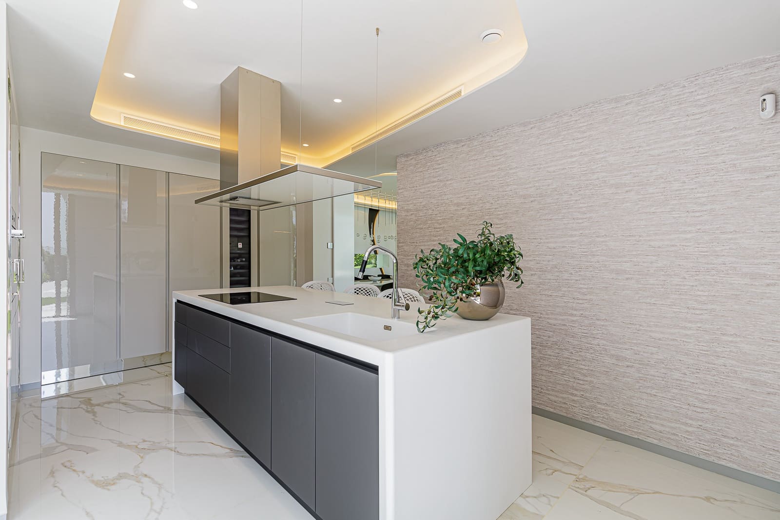 6 Zimmer Villa zu verkaufen in Marbella mit Pool Garage - 12.500.000 € (Ref: 6981907)
