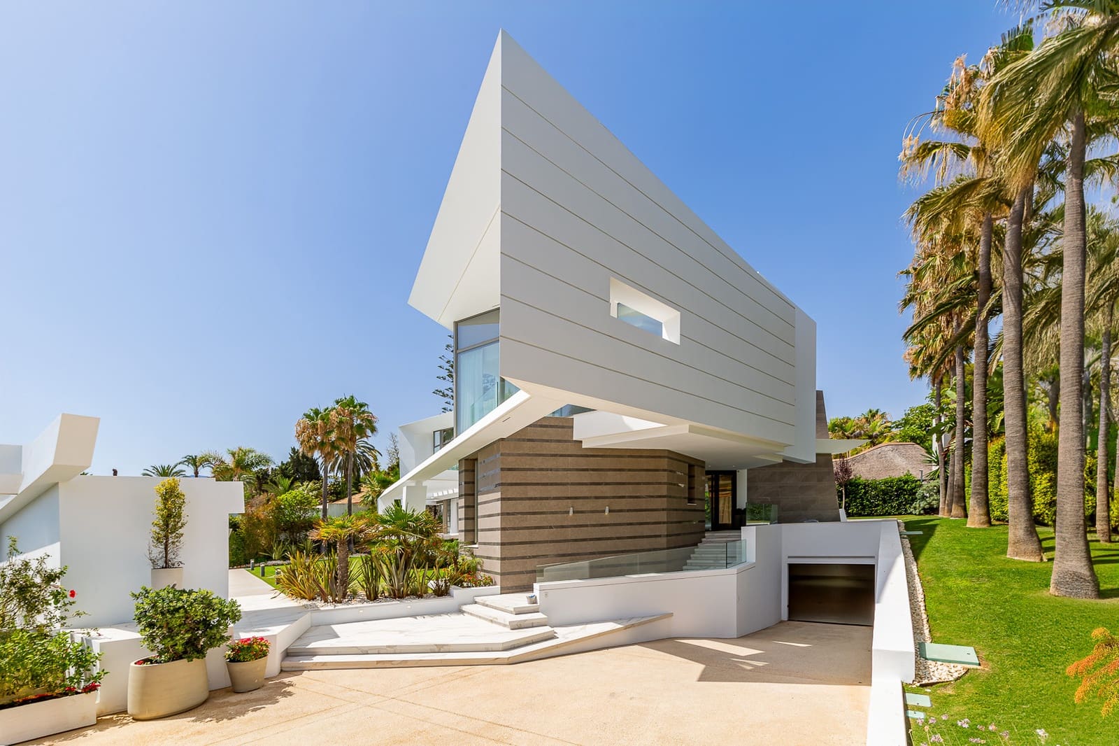 6 Zimmer Villa zu verkaufen in Marbella mit Pool Garage - 12.500.000 € (Ref: 6981907)