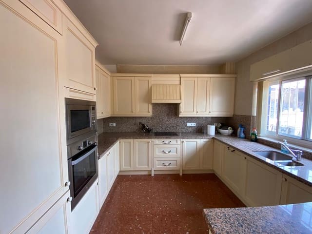 Chalet de 4 habitaciones en Torreblanca, Fuengirola en venta con piscina garaje - 599.999 € (Ref: 7130486)