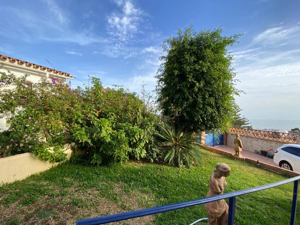 Chalet de 4 habitaciones en Fuengirola en venta con piscina garaje - 599.999 € (Ref: 7130486)