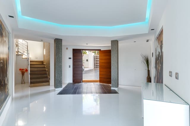 5 soveværelse Villa til salg i Marbella med swimmingpool garage - € 3.750.000 (Ref: 7334185)