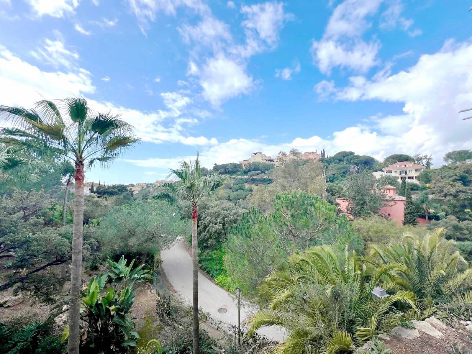 2 sypialnia Apartament na sprzedaż w Marbella z basenem garażem - 495 000 € (Ref: 7384956)