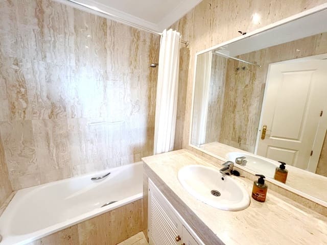 2 sypialnia Apartament na sprzedaż w Marbella z basenem garażem - 495 000 € (Ref: 7384956)