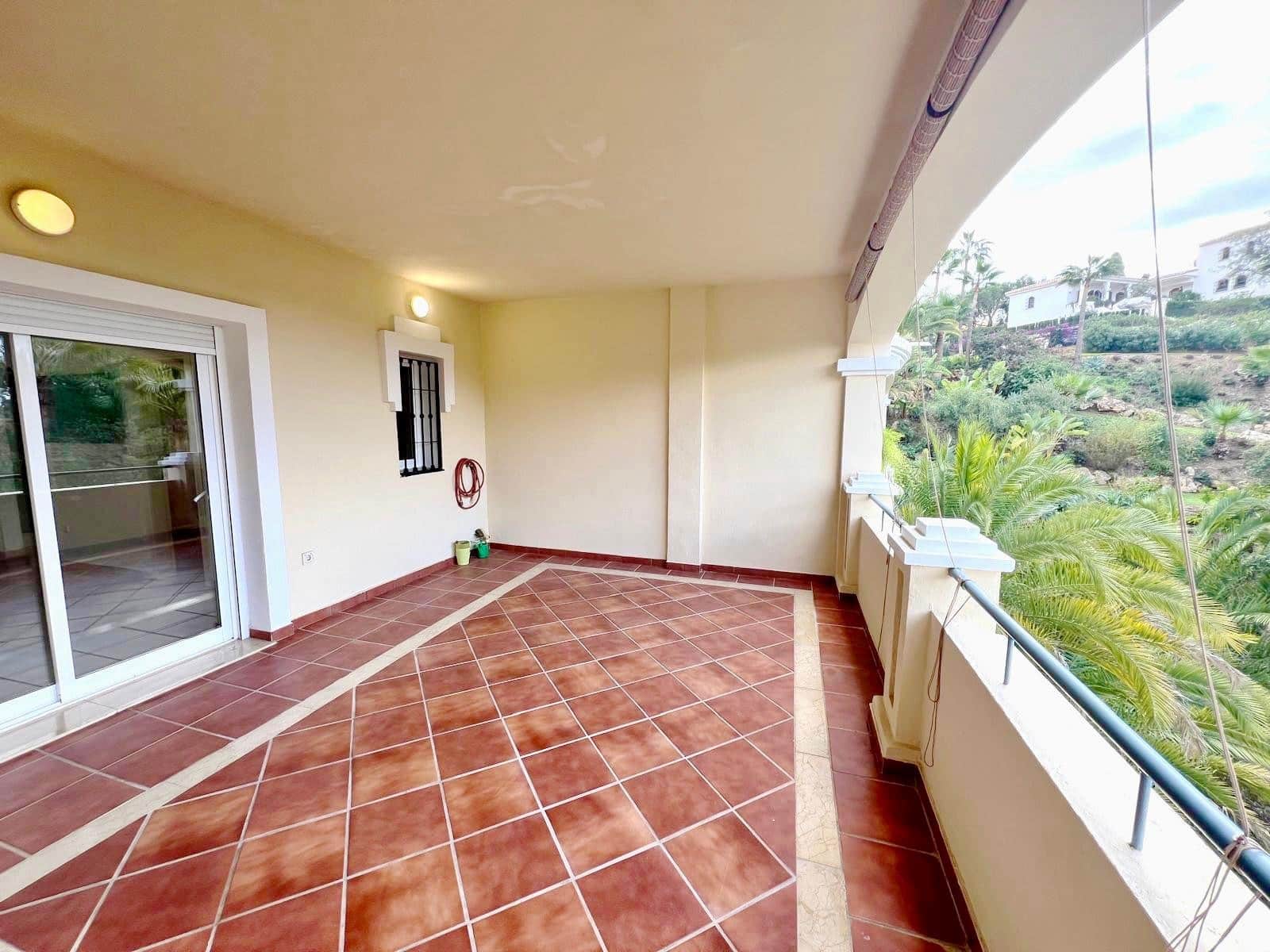 2 sypialnia Apartament na sprzedaż w Marbella z basenem garażem - 495 000 € (Ref: 7384956)