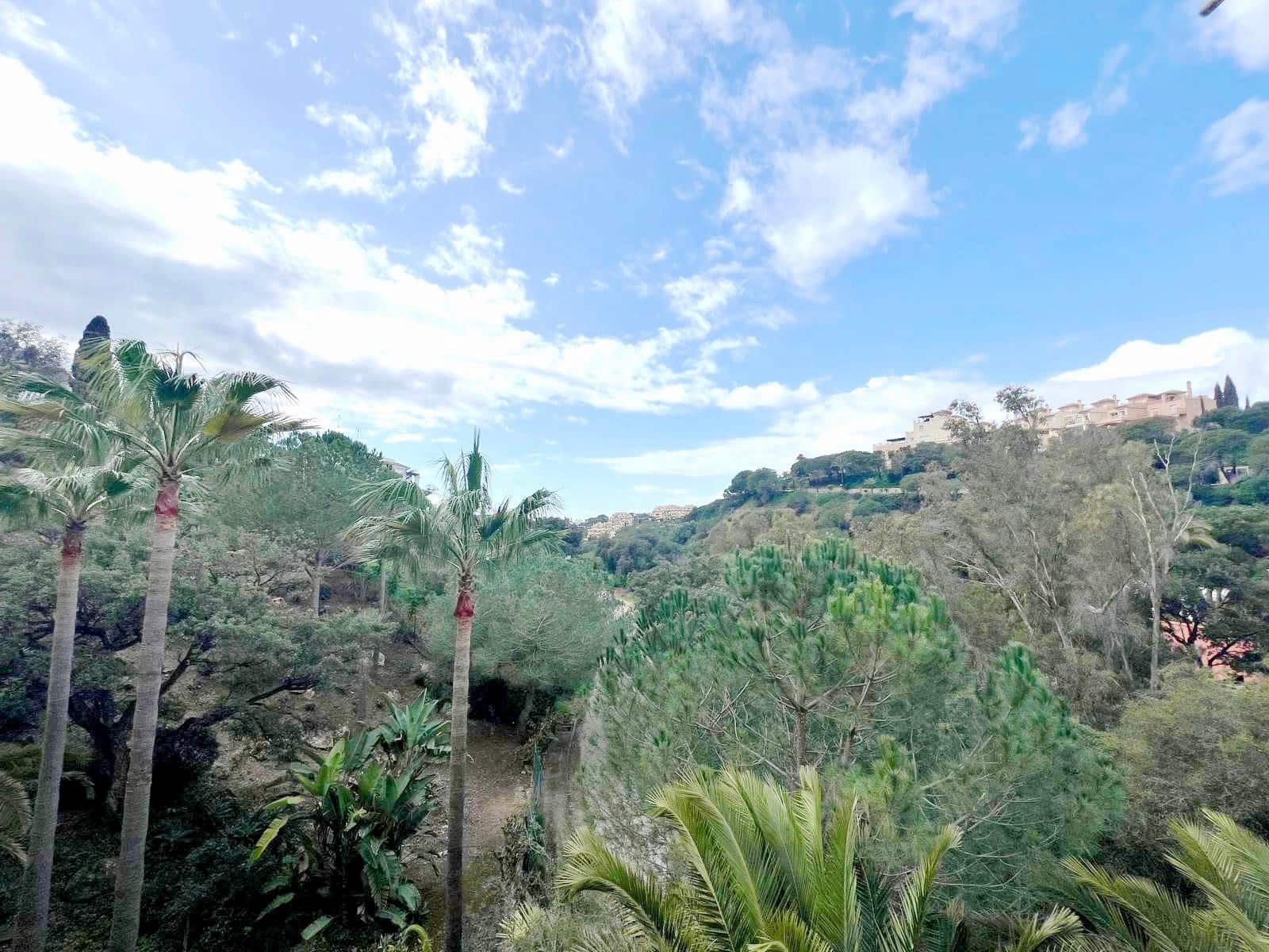 2 sypialnia Apartament na sprzedaż w Marbella z basenem garażem - 495 000 € (Ref: 7384956)