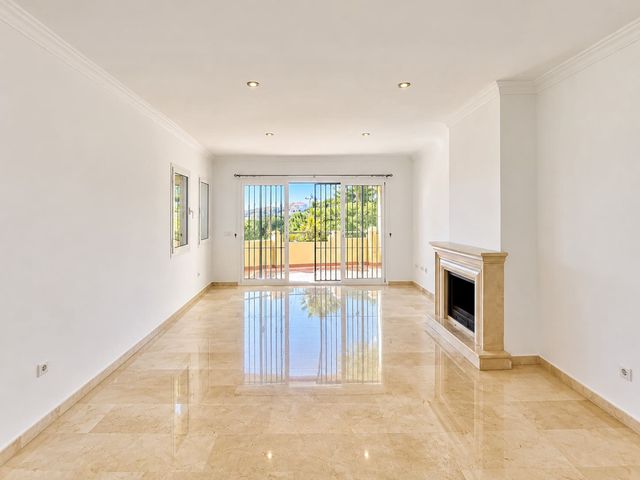 2 sovrum Lägenhet till salu i Marbella med pool garage - 390 000 € (Ref: 7384956)