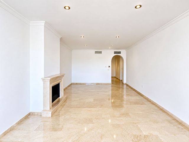 2 sovrum Lägenhet till salu i Marbella med pool garage - 390 000 € (Ref: 7384956)