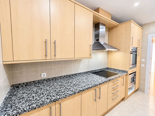 2 sovrum Lägenhet till salu i Marbella med pool garage - 390 000 € (Ref: 7384956)