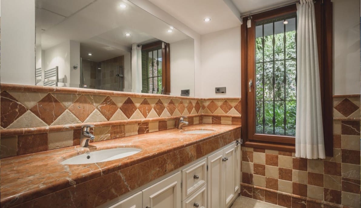 7 quarto Moradia para venda em Marbella com piscina garagem - 2 750 000 € (Ref: 7415835)