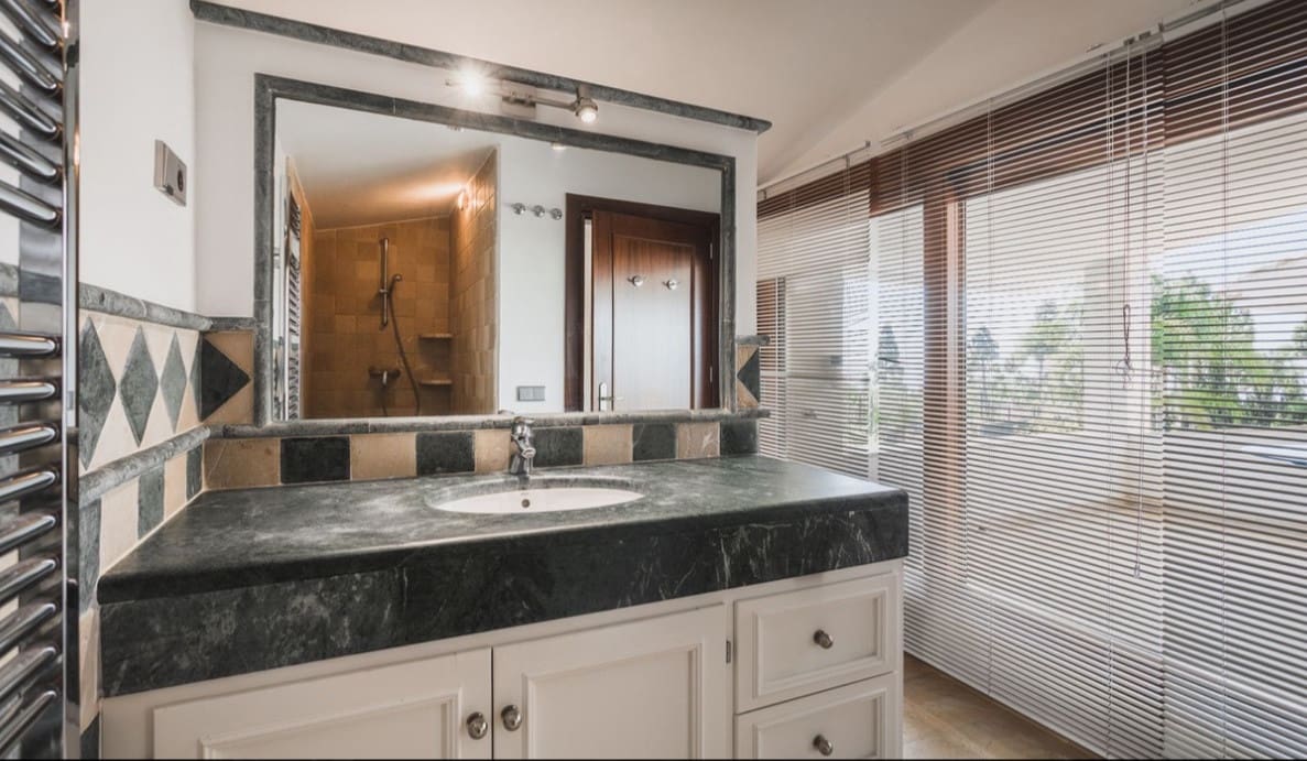 7 quarto Moradia para venda em Marbella com piscina garagem - 2 750 000 € (Ref: 7415835)