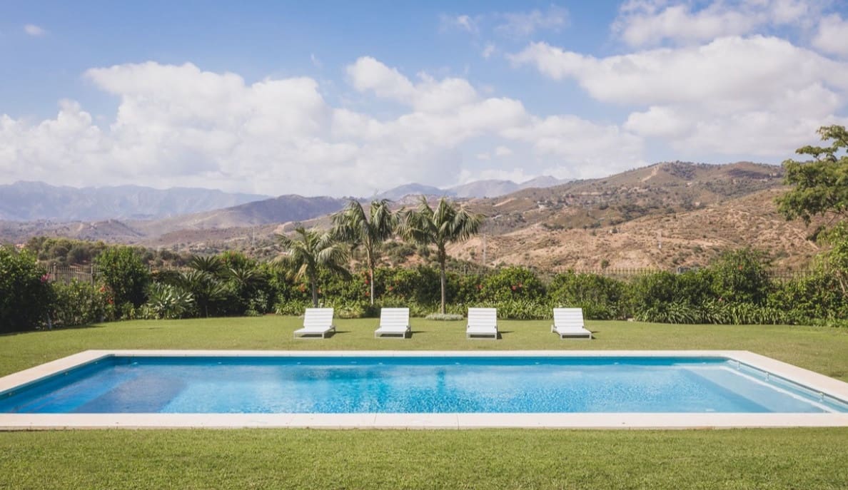 7 quarto Moradia para venda em Marbella com piscina garagem - 2 750 000 € (Ref: 7415835)