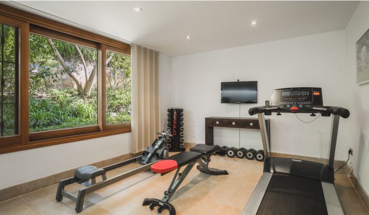 7 sovrum Villa till salu i Marbella med pool garage - 2 750 000 € (Ref: 7415835)