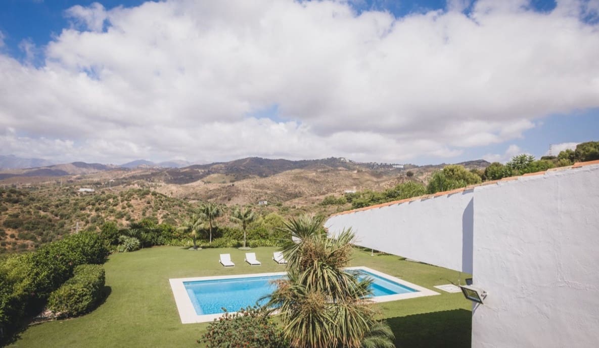 7 sovrum Villa till salu i Marbella med pool garage - 2 750 000 € (Ref: 7415835)