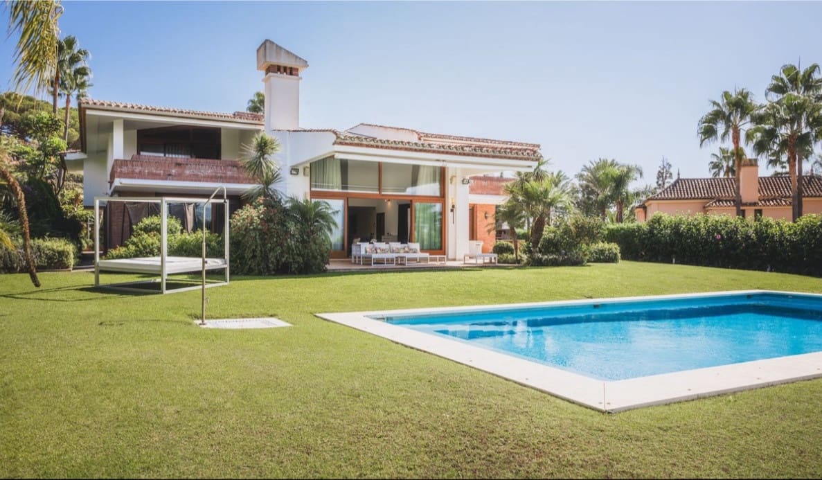 7 sovrum Villa till salu i Marbella med pool garage - 2 750 000 € (Ref: 7415835)