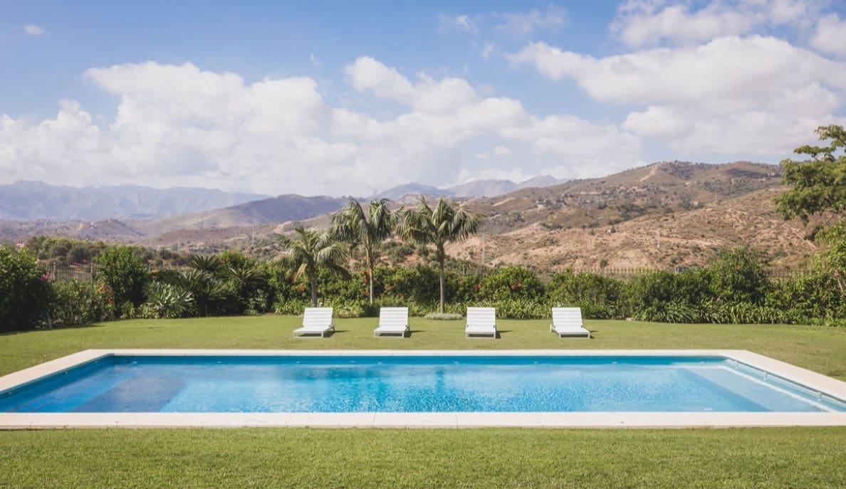 7 sovrum Villa till salu i Marbella med pool garage - 2 750 000 € (Ref: 7415835)