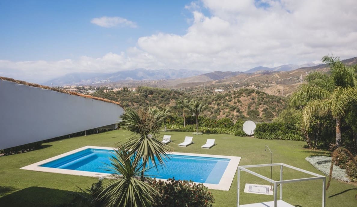 7 sovrum Villa till salu i Marbella med pool garage - 2 750 000 € (Ref: 7415835)