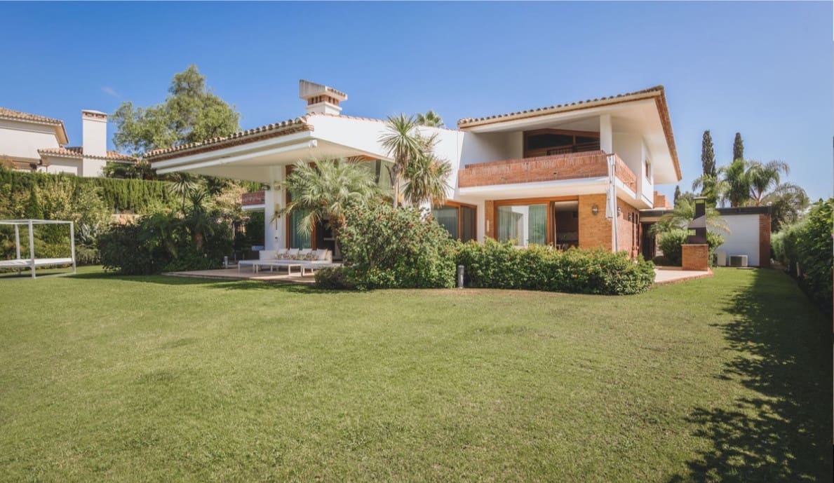 7 sovrum Villa till salu i Marbella med pool garage - 2 750 000 € (Ref: 7415835)