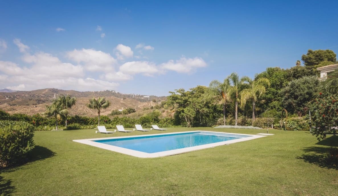 7 sovrum Villa till salu i Marbella med pool garage - 2 750 000 € (Ref: 7415835)