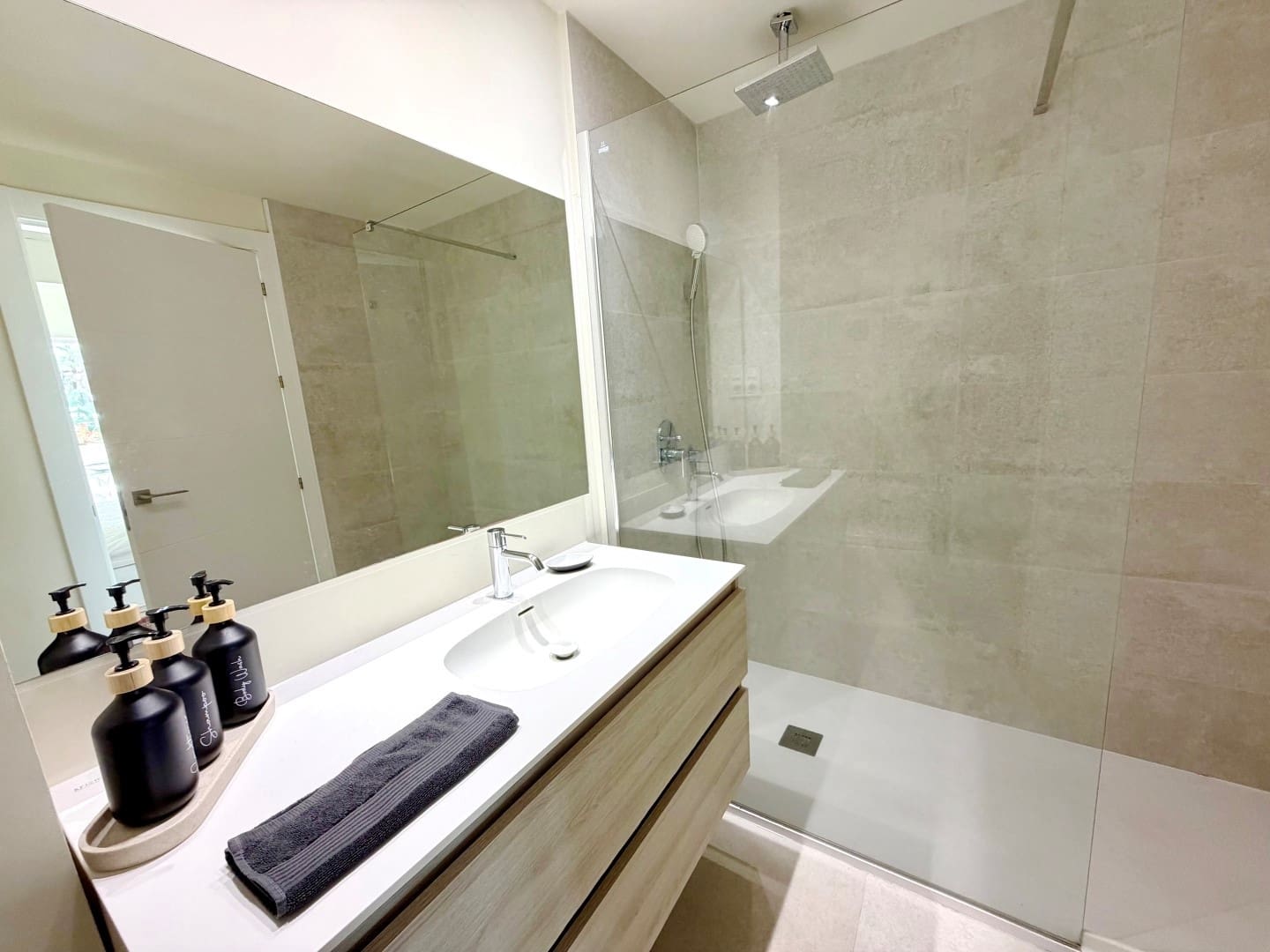 2 slaapkamer Appartement te koop in Marbella met zwembad garage - € 880.000 (Ref: 7416620)