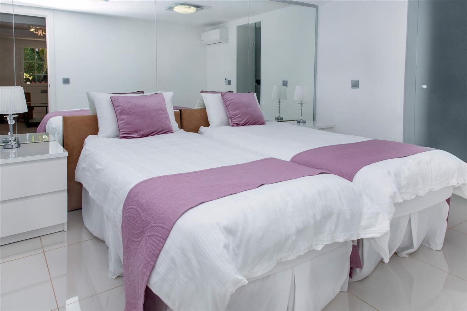 8 slaapkamer Villa te koop in Marbella met zwembad garage - € 4.200.000 (Ref: 7452623)