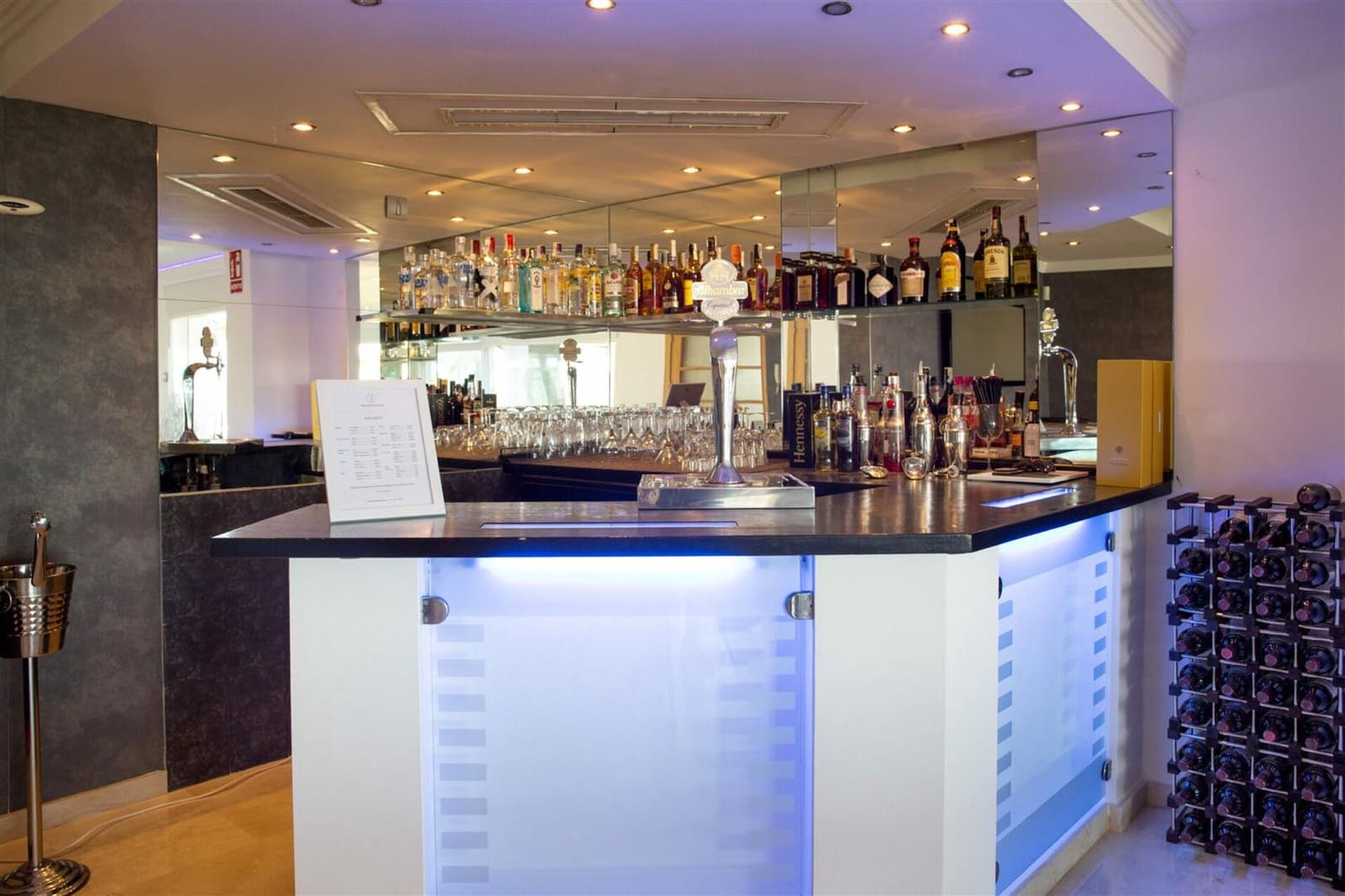 8 slaapkamer Villa te koop in Marbella met zwembad garage - € 4.200.000 (Ref: 7452623)