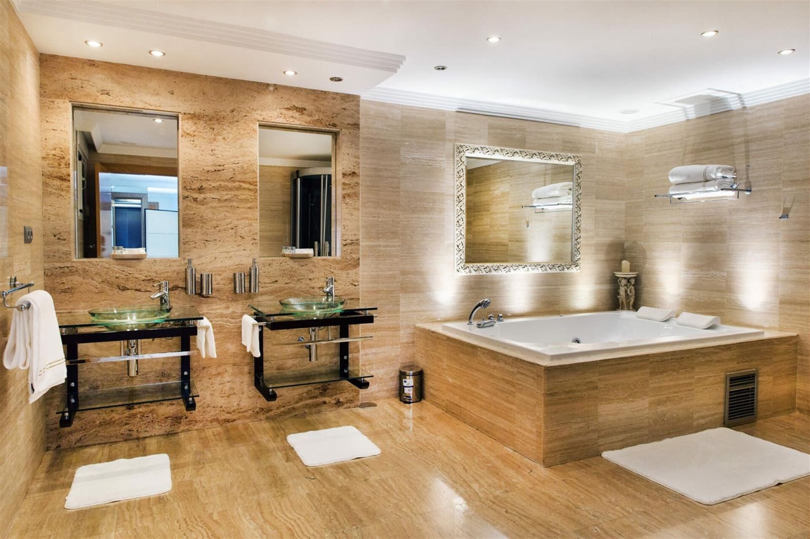 8 quarto Moradia para venda em Marbella com piscina garagem - 4 200 000 € (Ref: 7452623)