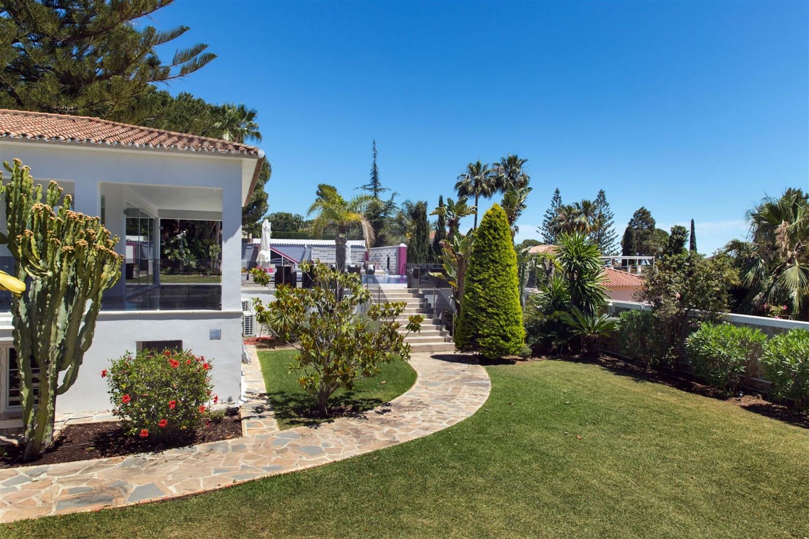8 quarto Moradia para venda em Marbella com piscina garagem - 4 200 000 € (Ref: 7452623)