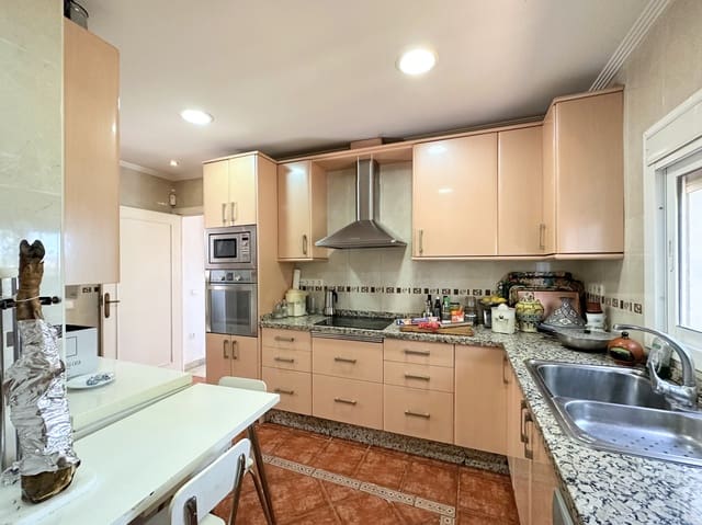 Chalet de 3 habitaciones en Torreblanca, Fuengirola en venta con piscina garaje - 840.000 € (Ref: 7464235)