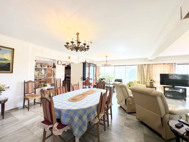 Chalet de 3 habitaciones en Torreblanca, Fuengirola en venta con piscina garaje - 840.000 € (Ref: 7464235)