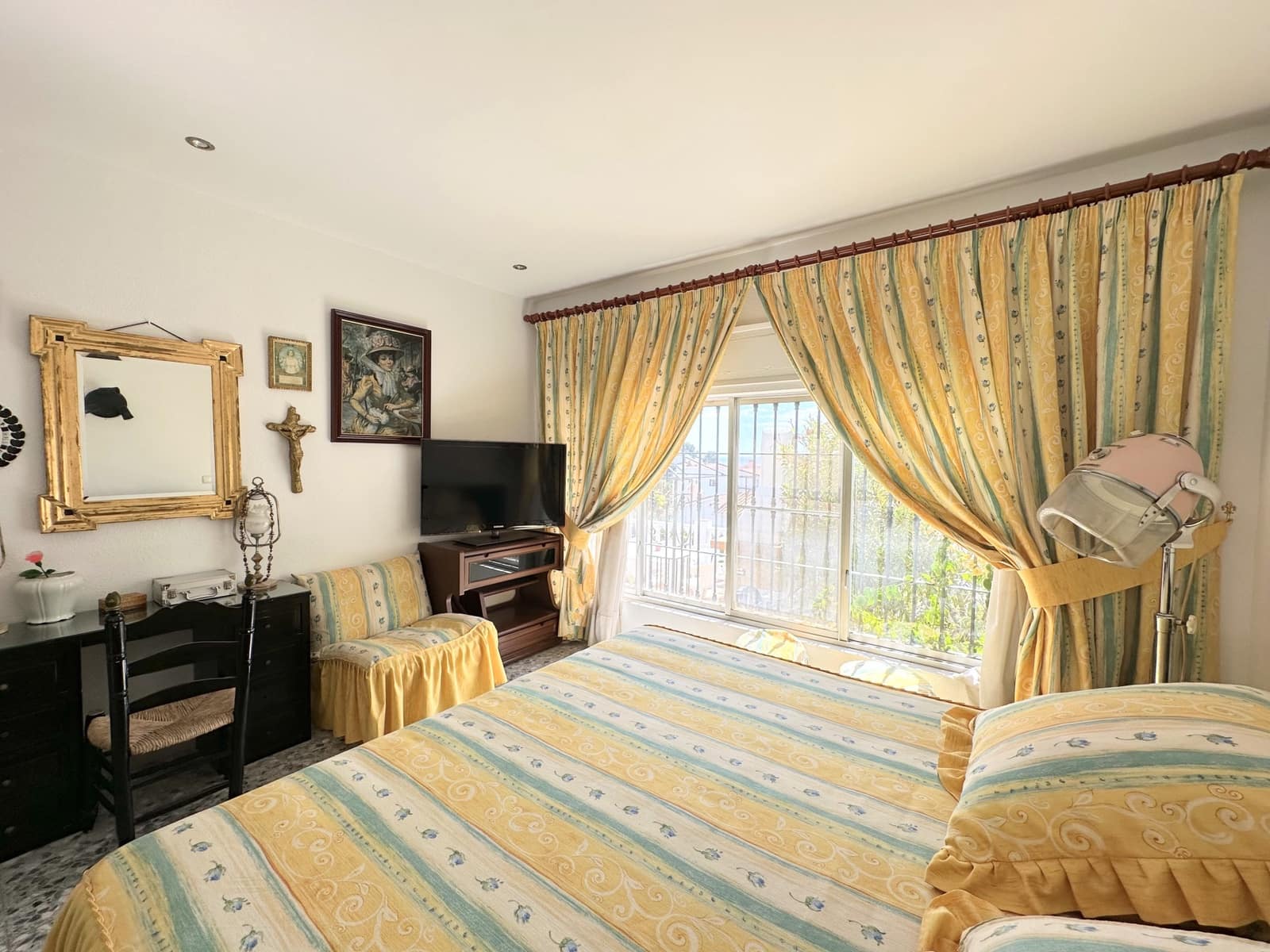 3 sypialnia Willa na sprzedaż w Fuengirola z basenem garażem - 840 000 € (Ref: 7464235)