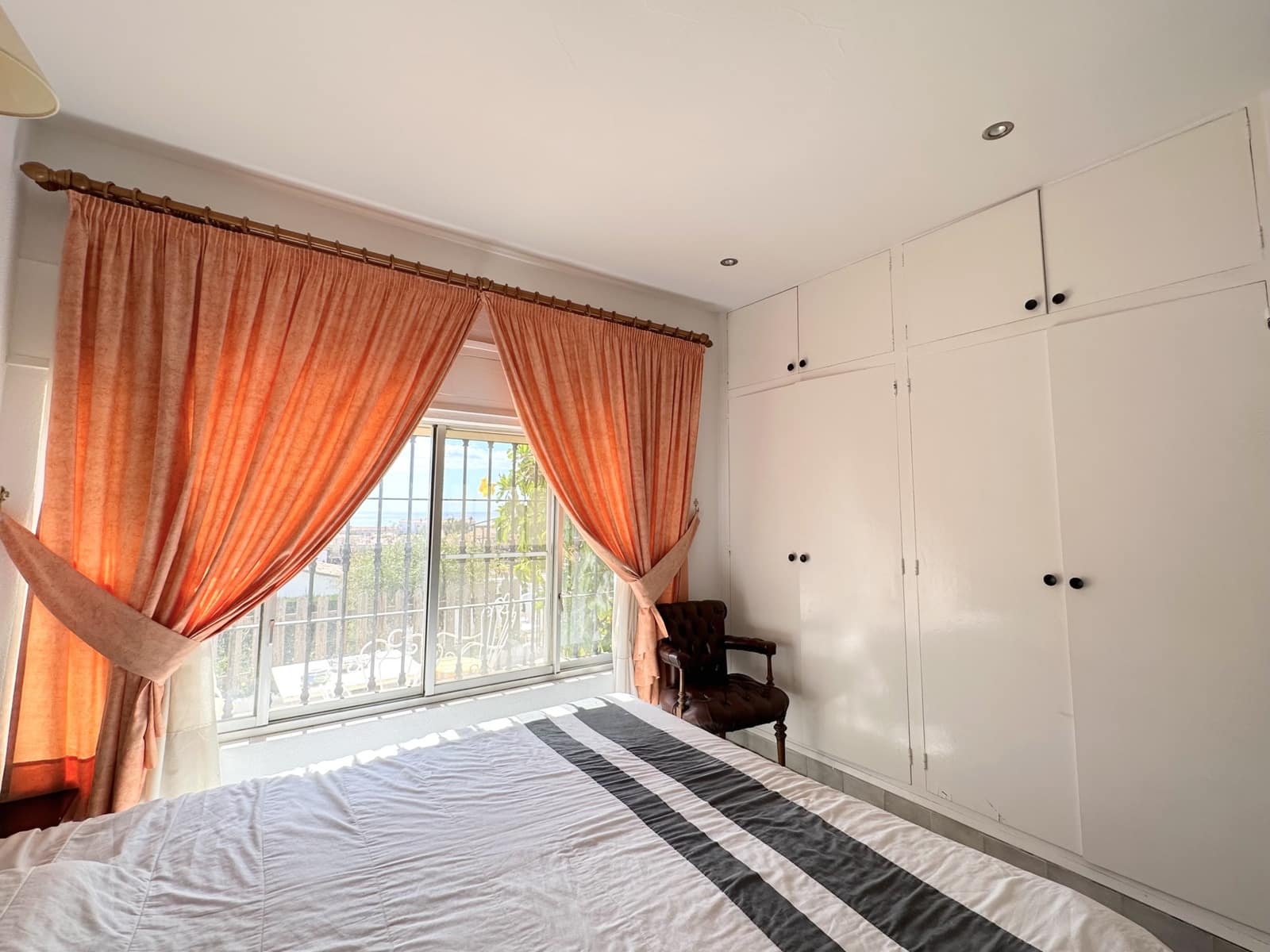 3 sypialnia Willa na sprzedaż w Fuengirola z basenem garażem - 840 000 € (Ref: 7464235)