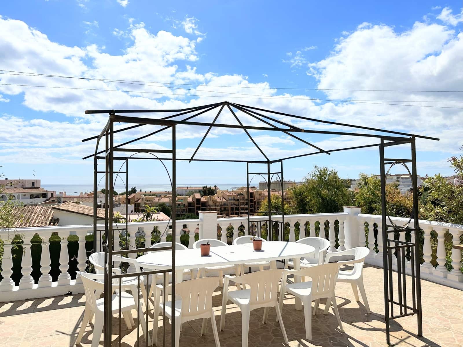 3 sypialnia Willa na sprzedaż w Fuengirola z basenem garażem - 840 000 € (Ref: 7464235)