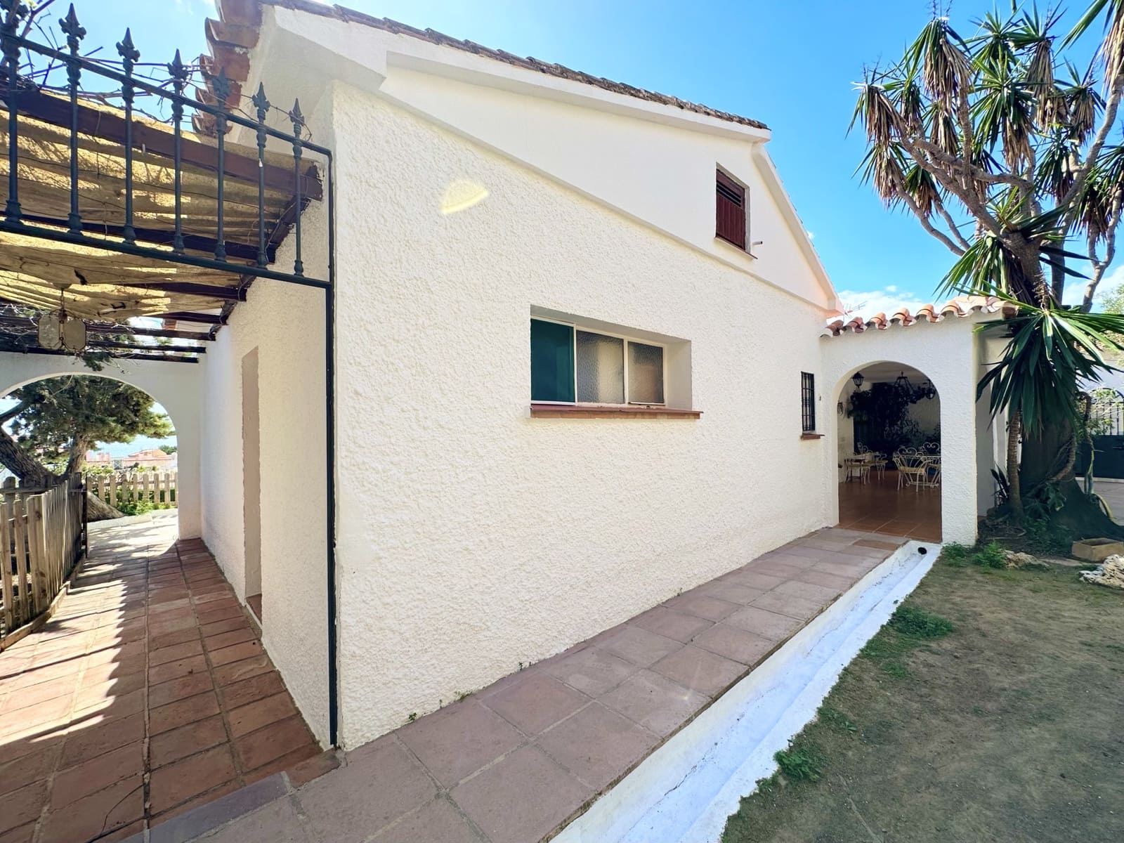 3 sypialnia Willa na sprzedaż w Fuengirola z basenem garażem - 840 000 € (Ref: 7464235)