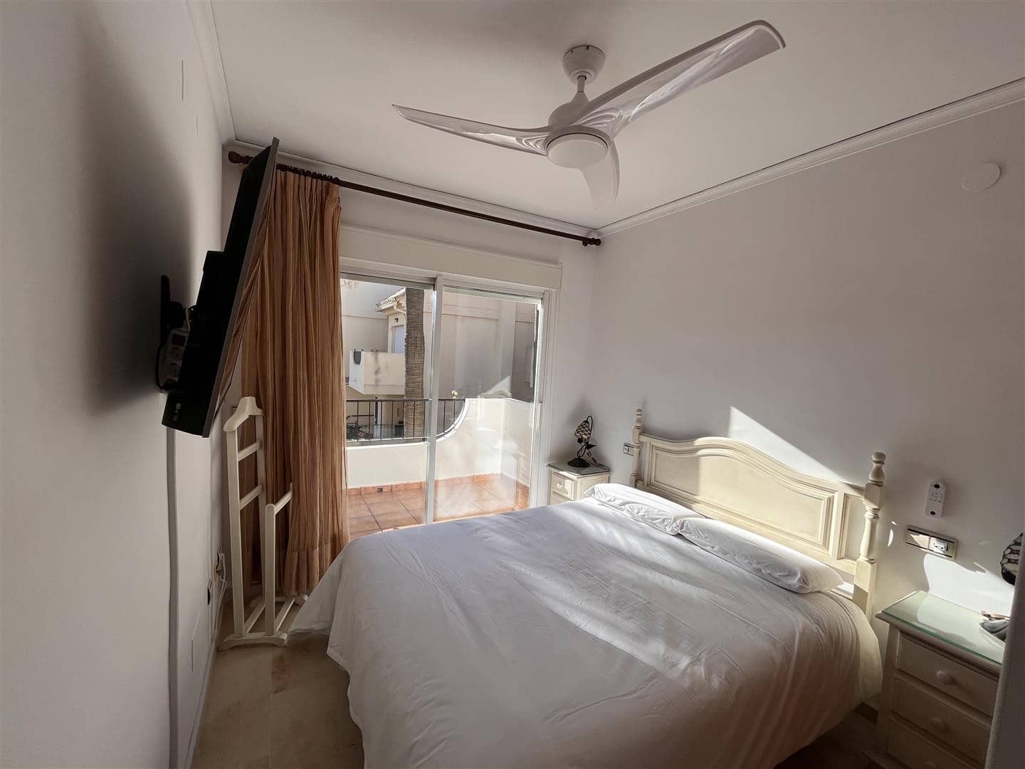 3 makuuhuone Omakotitalo myytävänä paikassa Marbella mukana uima-altaan 
autotalli - 849 000 € (Ref: 7468629)