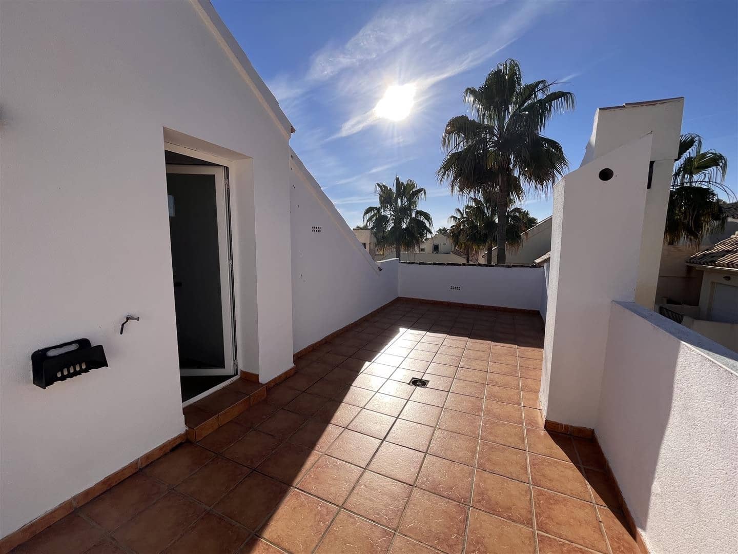 3 makuuhuone Omakotitalo myytävänä paikassa Marbella mukana uima-altaan 
autotalli - 849 000 € (Ref: 7468629)