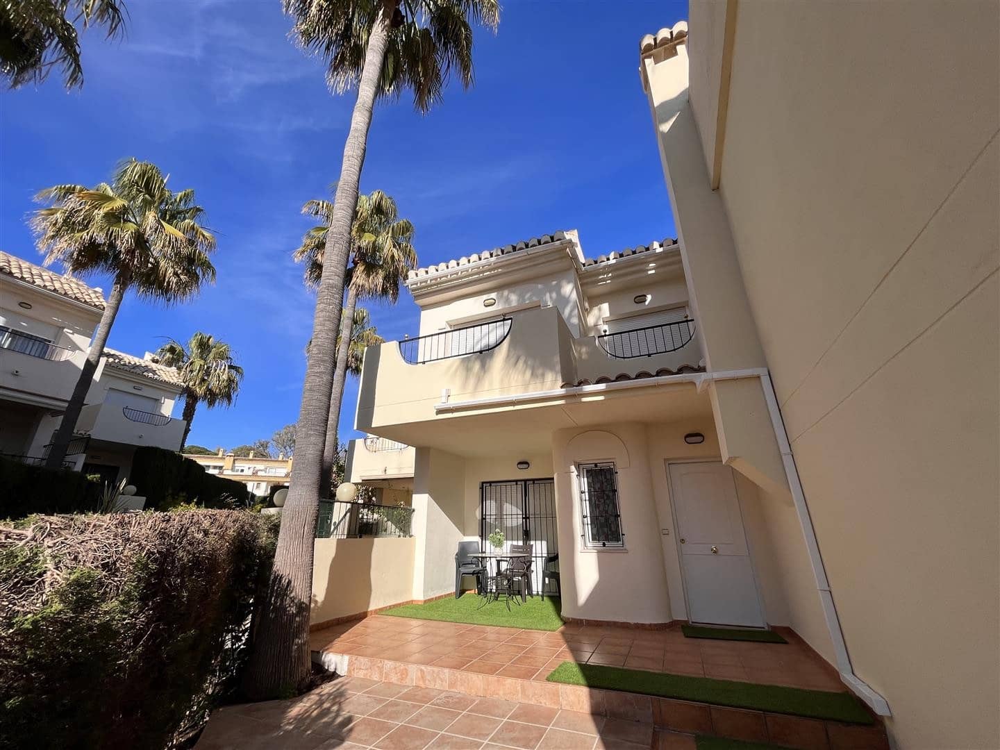 3 makuuhuone Omakotitalo myytävänä paikassa Marbella mukana uima-altaan 
autotalli - 849 000 € (Ref: 7468629)