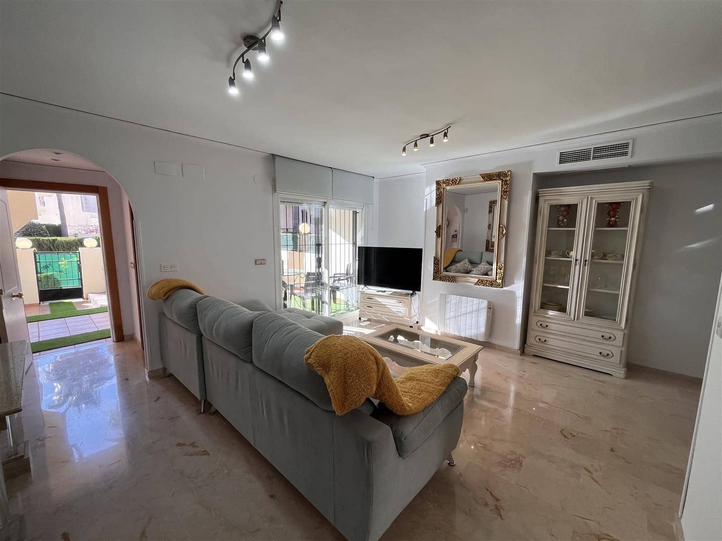 3 makuuhuone Omakotitalo myytävänä paikassa Marbella mukana uima-altaan 
autotalli - 849 000 € (Ref: 7468629)