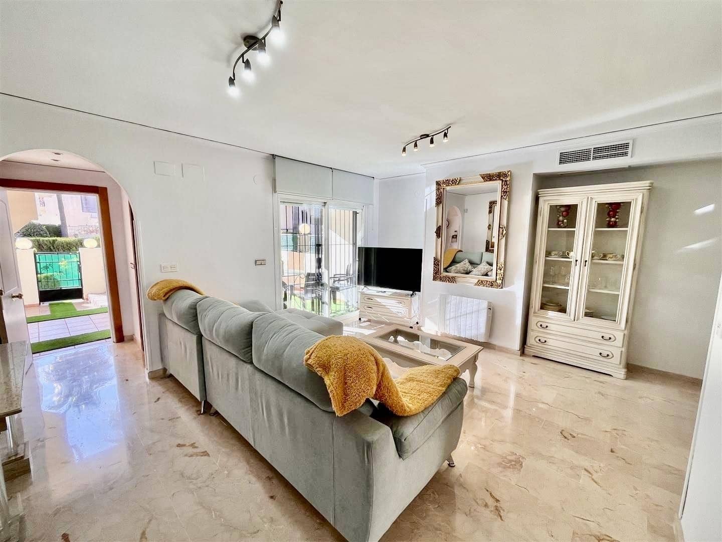 3 soverom Hus til salgs i Marbella med svømmebasseng garasje - € 790 000 (Ref: 7468629)