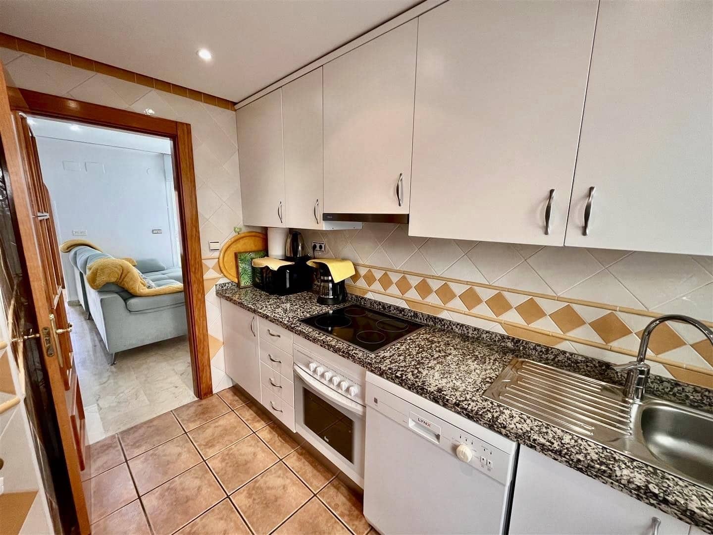 3 soverom Hus til salgs i Marbella med svømmebasseng garasje - € 790 000 (Ref: 7468629)