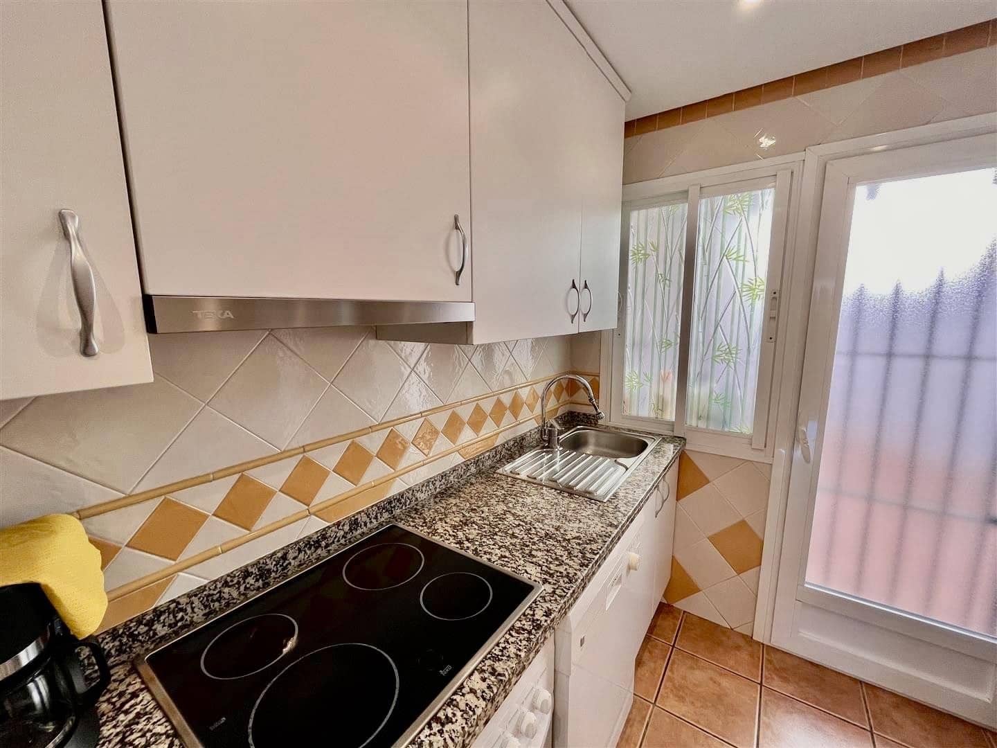 3 soverom Hus til salgs i Marbella med svømmebasseng garasje - € 790 000 (Ref: 7468629)