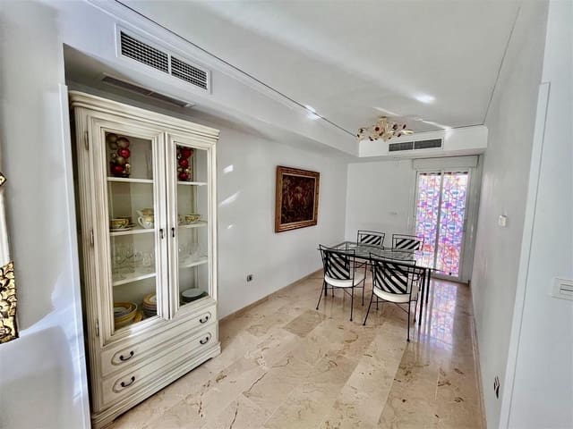 3 chambre Maison de Ville à vendre à Marbella avec piscine garage - 790 000 € (Ref: 7468629)