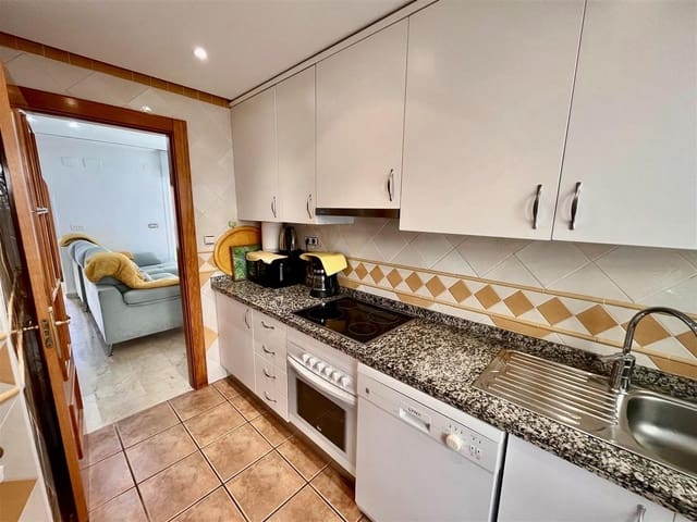 3 chambre Maison de Ville à vendre à Marbella avec piscine garage - 790 000 € (Ref: 7468629)